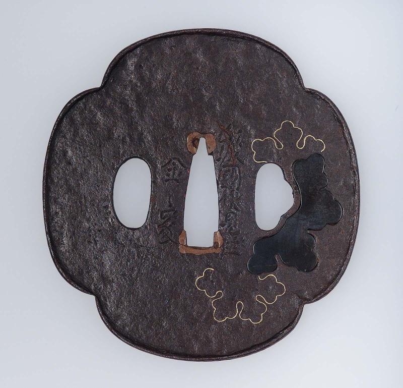Tsuba with design of leaves