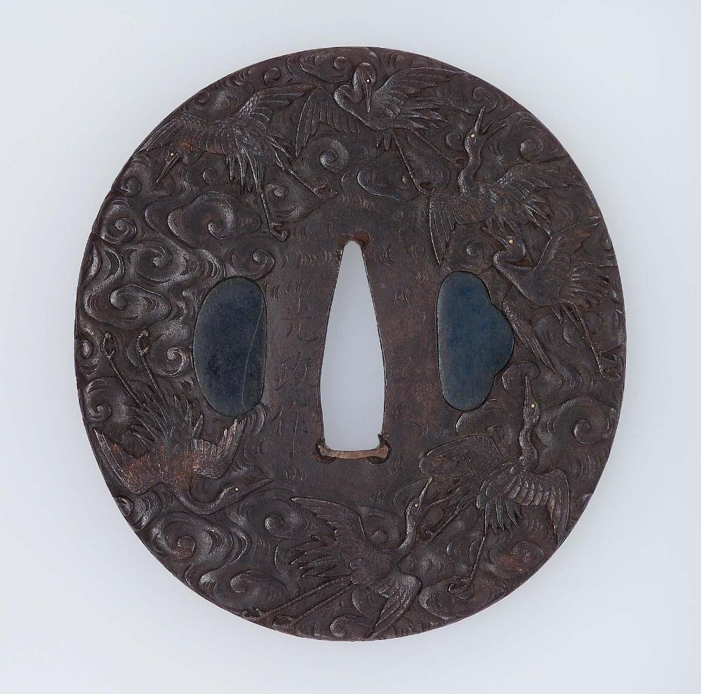 Tsuba with design of flying cranes