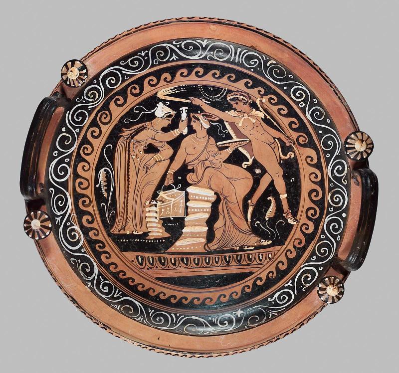 Knob-handled patera