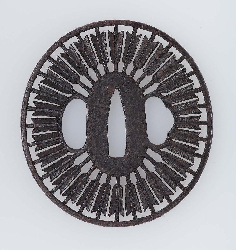 Tsuba with design of radiating arrow-flights