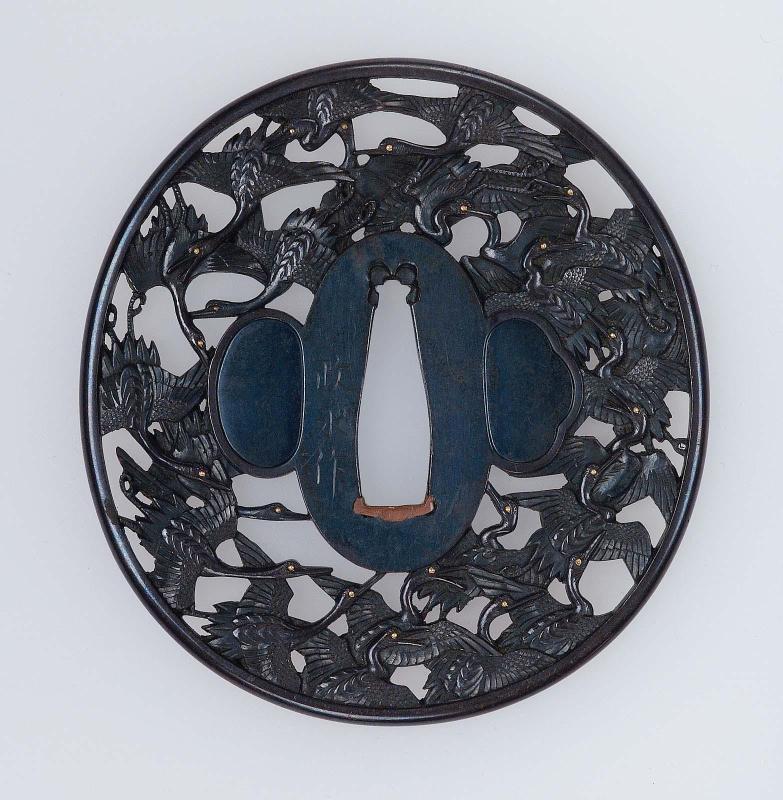 Tsuba with design of flying cranes