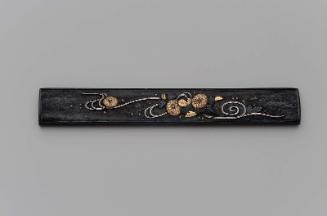 Kozuka with design of chrysanthemums and waves