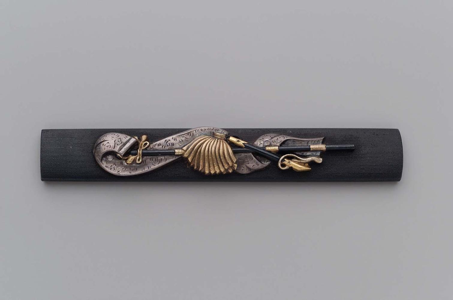 Kozuka with design of general's baton and banner