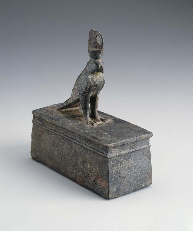 Falcon coffin