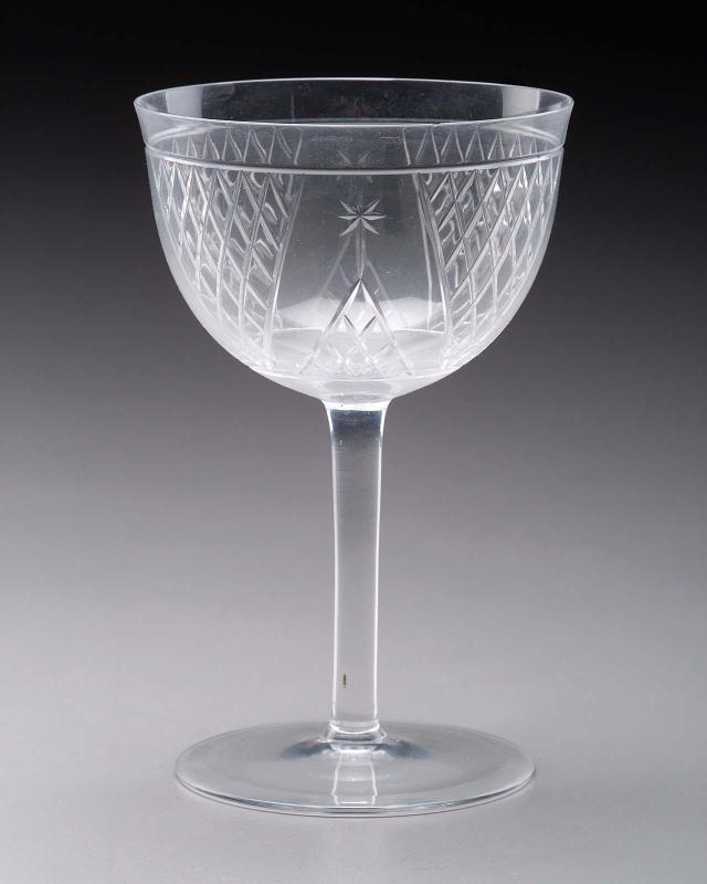 Medium drinking glass