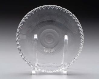 Flat dish for dessert bowl