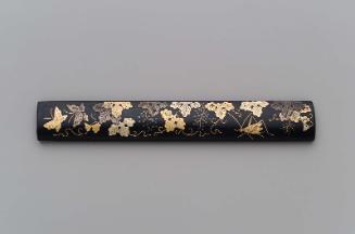 Kozuka with design of cricket, butterflies and grapevine