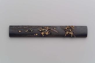 Kozuka with design of two warriors on the seashore