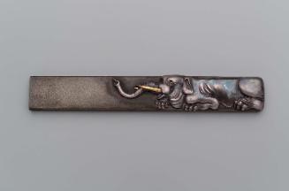 Kozuka with design of reclining elephant