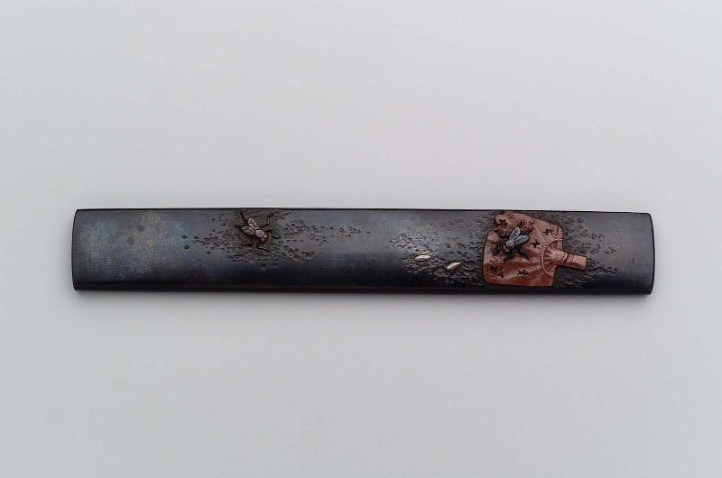 Kozuka with design of fan and houseflies