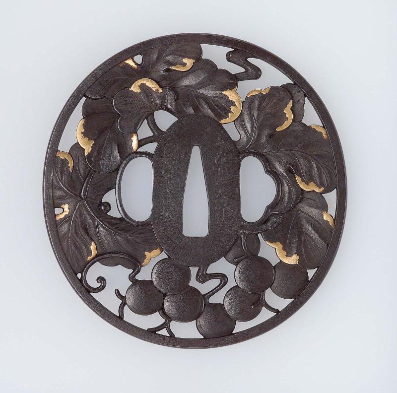 Tsuba with design of grapes