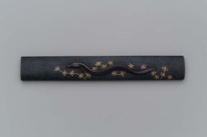 Kozuka with design of eel and weed