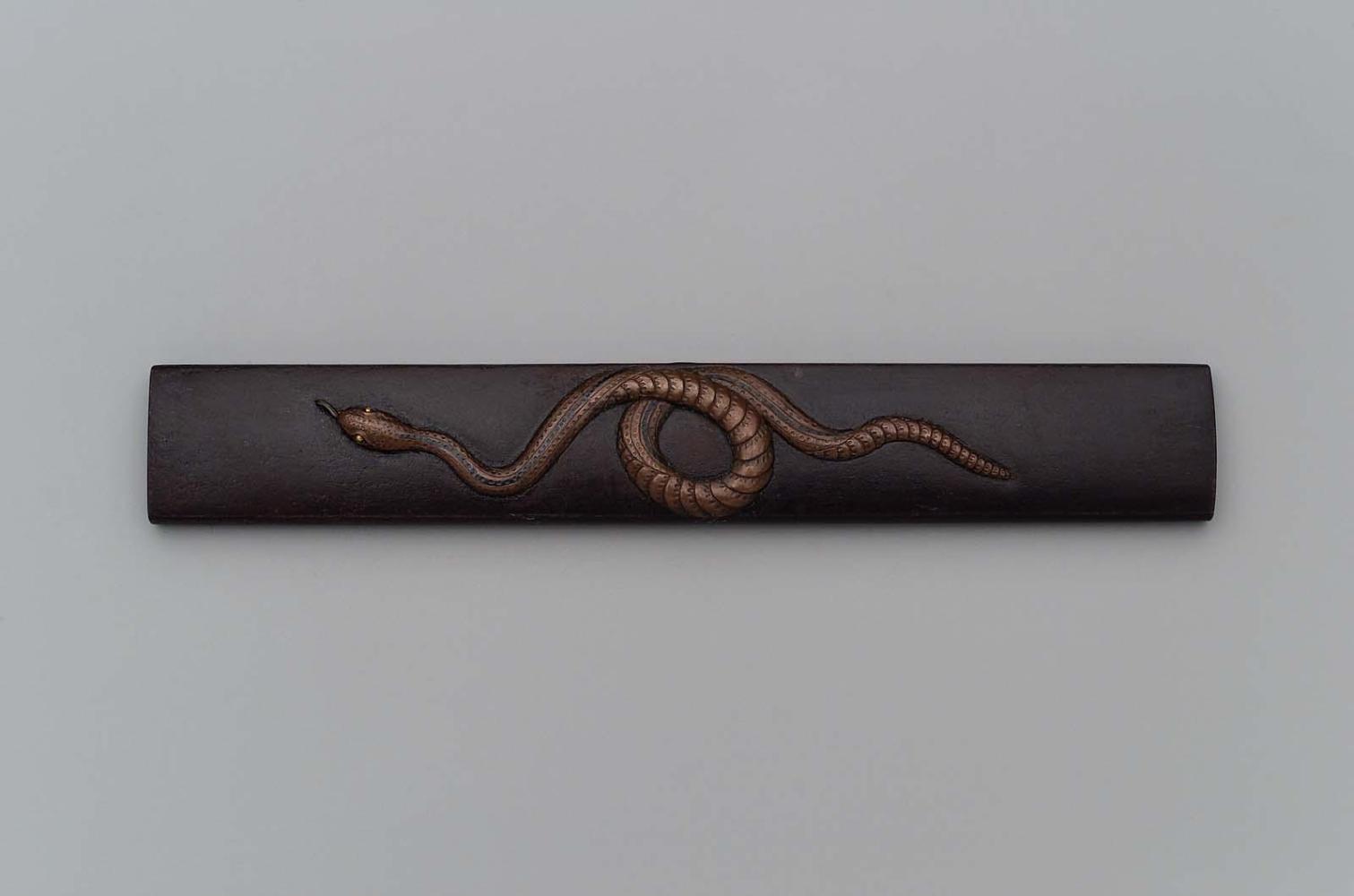 Kozuka with design of snake