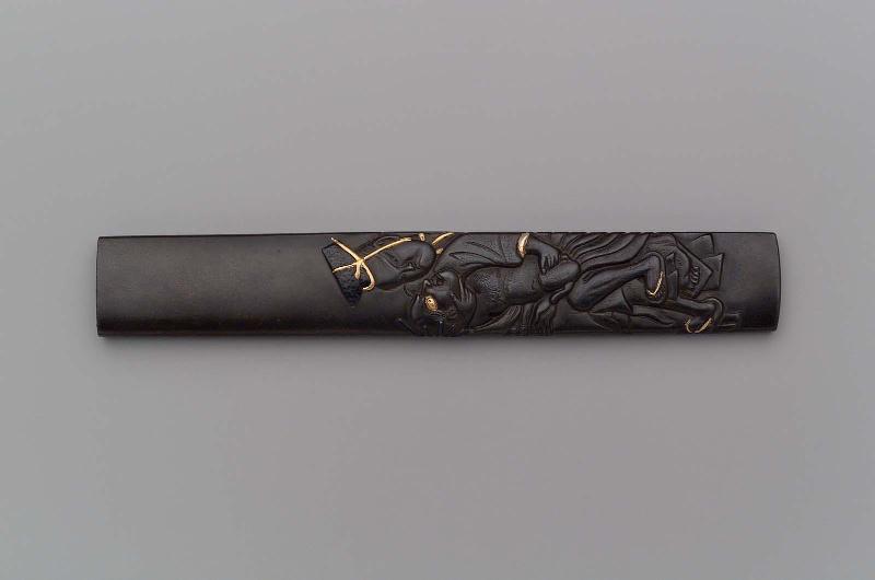 Kozuka with design of Tadamori apprehending the oil thief