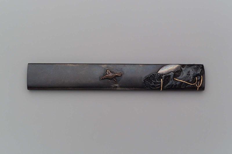 Kozuka with design of bird, tree and moon