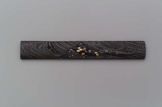 Kozuka with design of fish, waves and rock