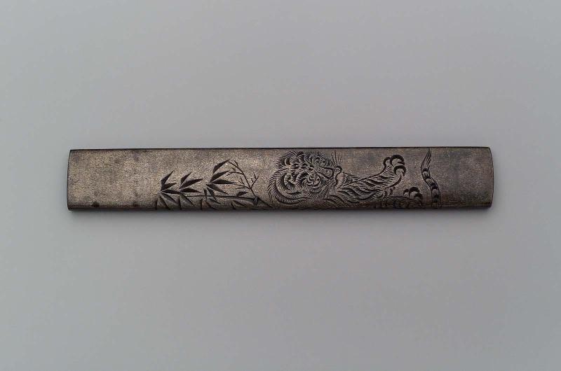 Kozuka with design of tiger and bamboo