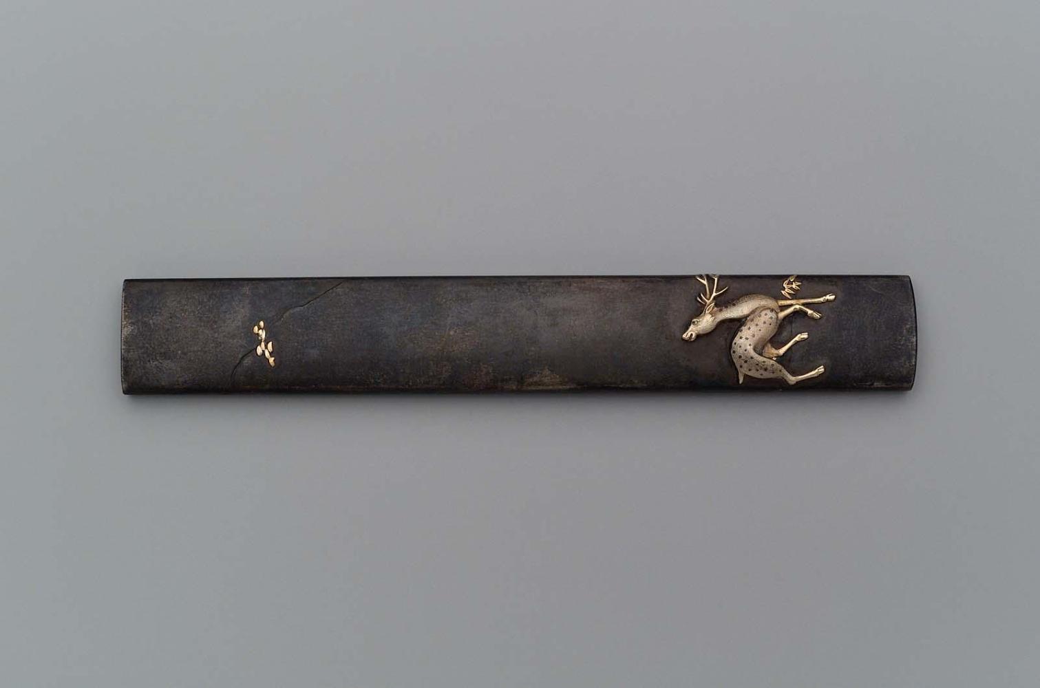 Kozuka with design of deer