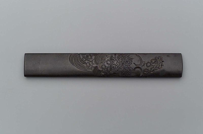Kozuka with design of a shishi