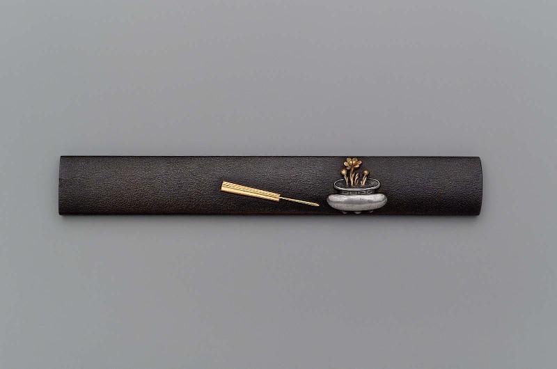 Kozuka with design of fukujuso plant and fan
