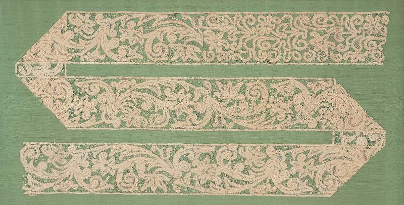 Bobbin lace. Punto di Milano