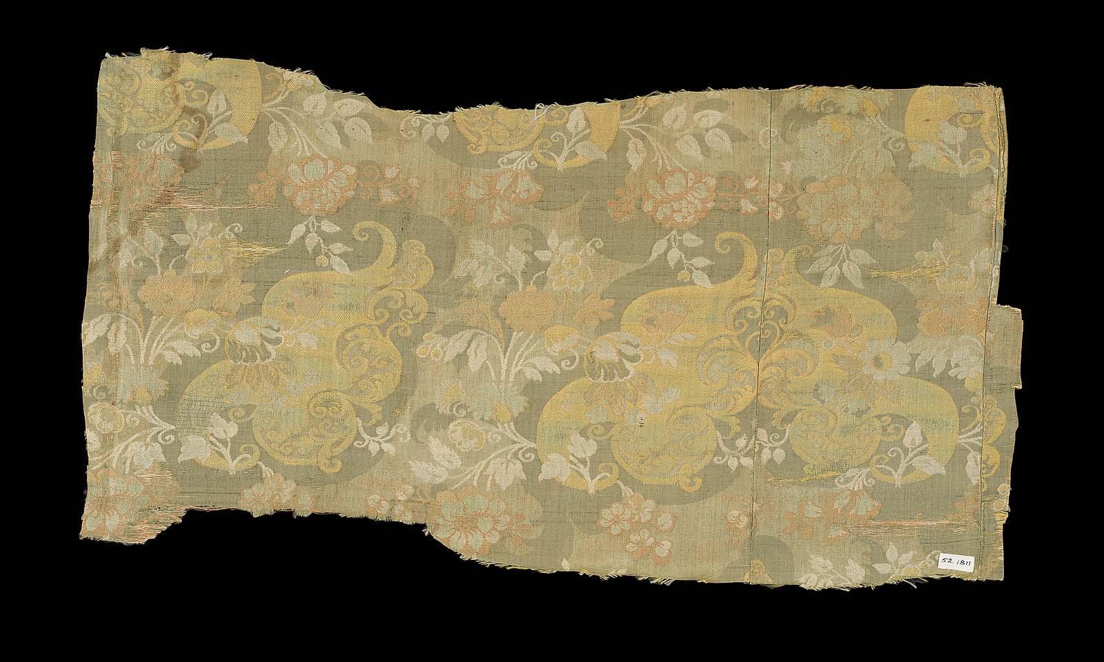 Textile fragment