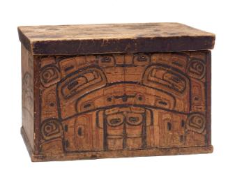 Bent-corner chief's chest