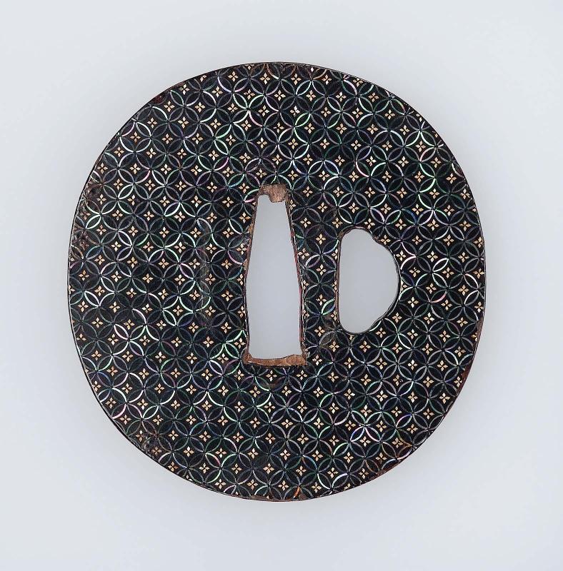 Tsuba with design of shippo pattern