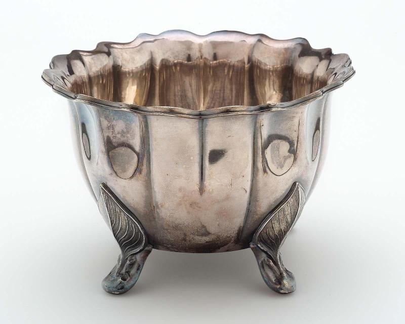 Footed waste bowl