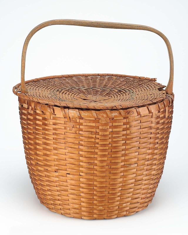 Basket with lid