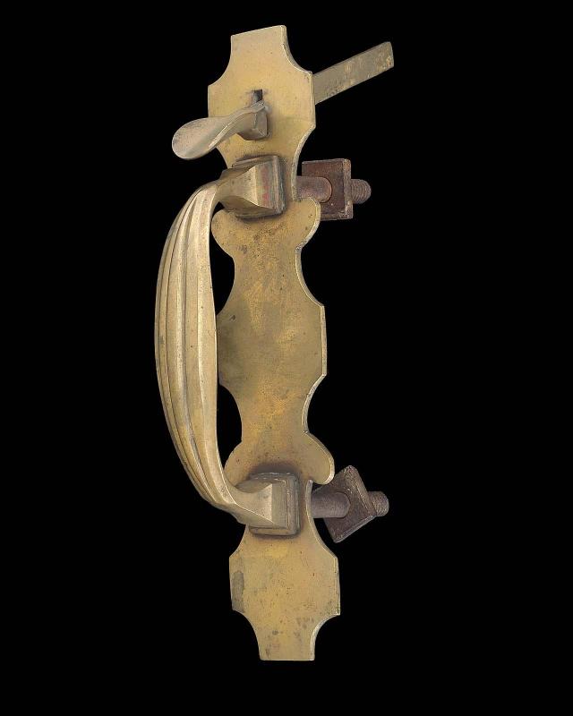 Door latch