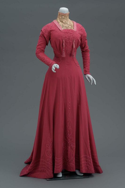 Woman's Day Ensemble