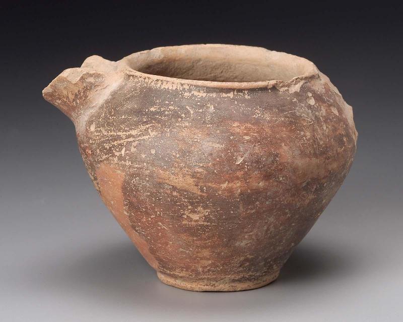 Side-beaked jar