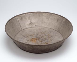 Milk pan (One of two)