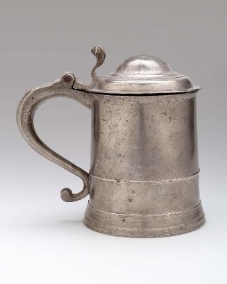 Quart tankard, domed lid, flared body