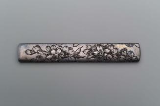 Kozuka with design of cherry-blossom