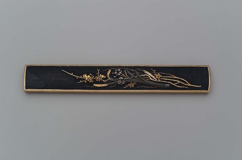 Kozuka with design of sprays of narcissus (suisen) and plum