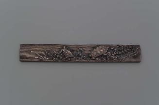 Kozuka with design of tortoises and weed
