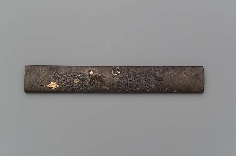 Kozuka with design of shishi and peony