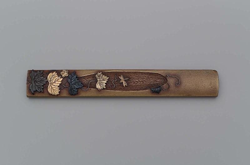 Kozuka with design of gourd and leaves