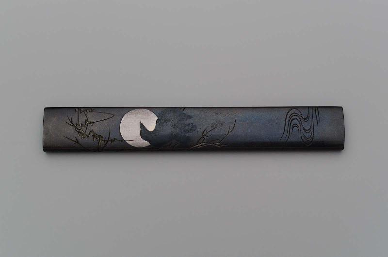 Kozuka with design of crow on branch and full moon