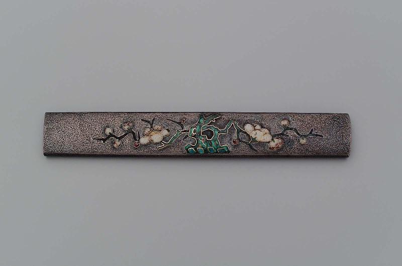 Kozuka with design of a stylized plum-tree