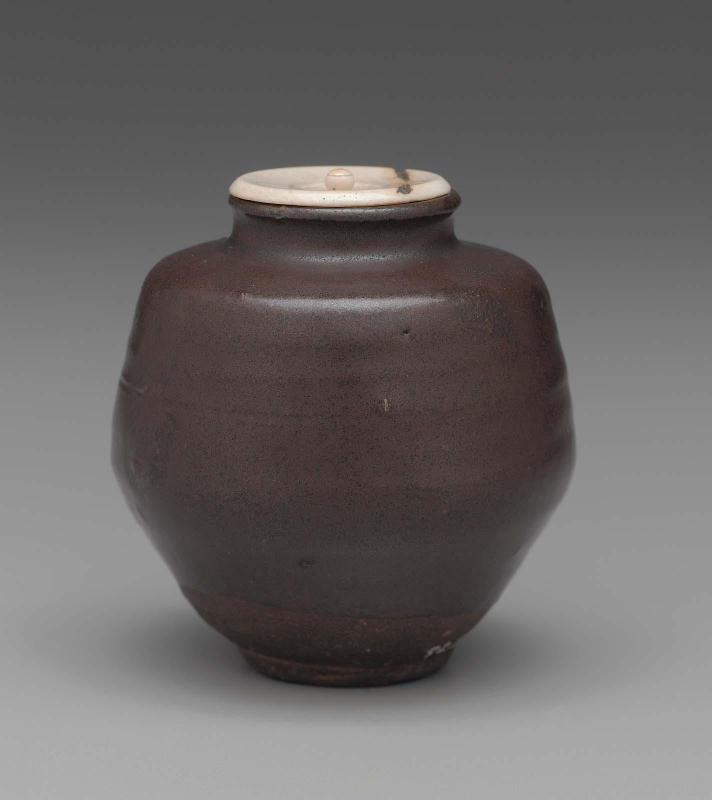 Tea caddy with lid