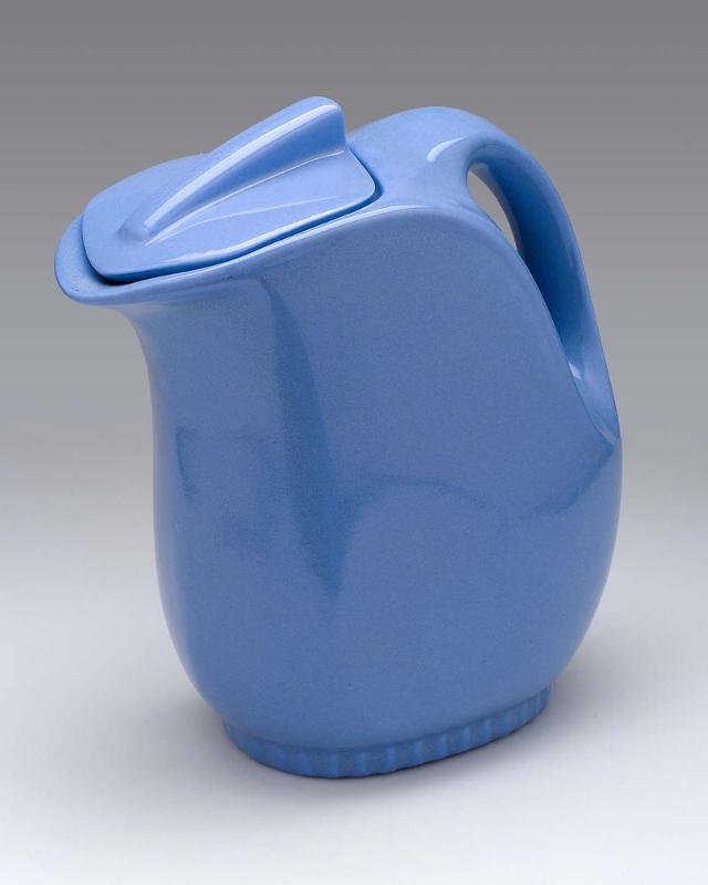 Water server with lid