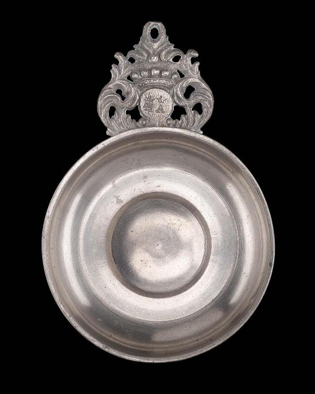 Porringer, crown handle