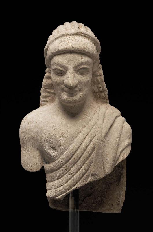 Fragmentary statue of a girl (Kore)