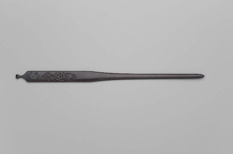 kogai with design of Gama Sennin