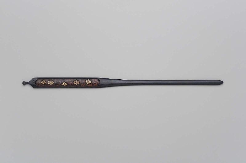 kogai with design of paulownia mon
