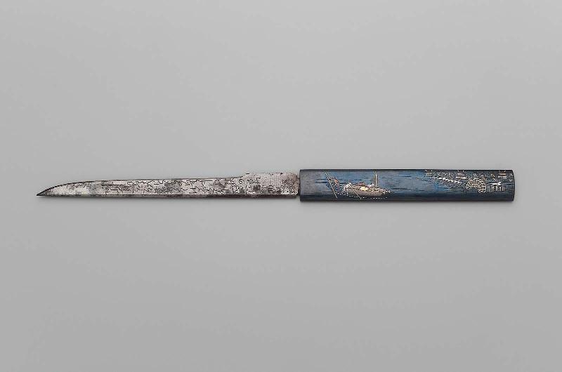 Kozuka with design of a boat on the Yodo River