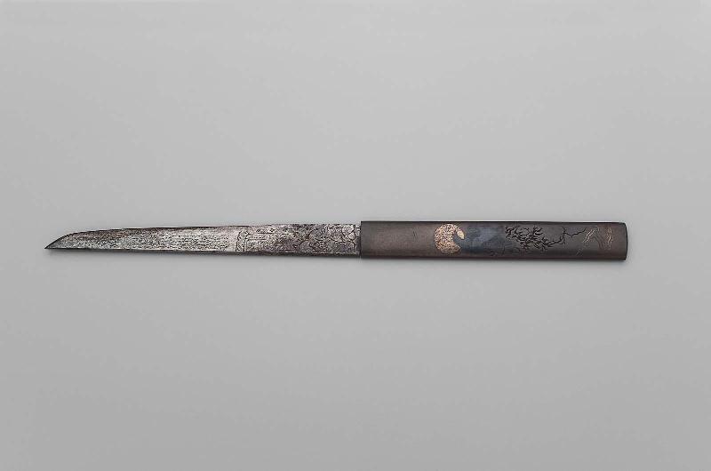 Kozuka with design of crows and moon
